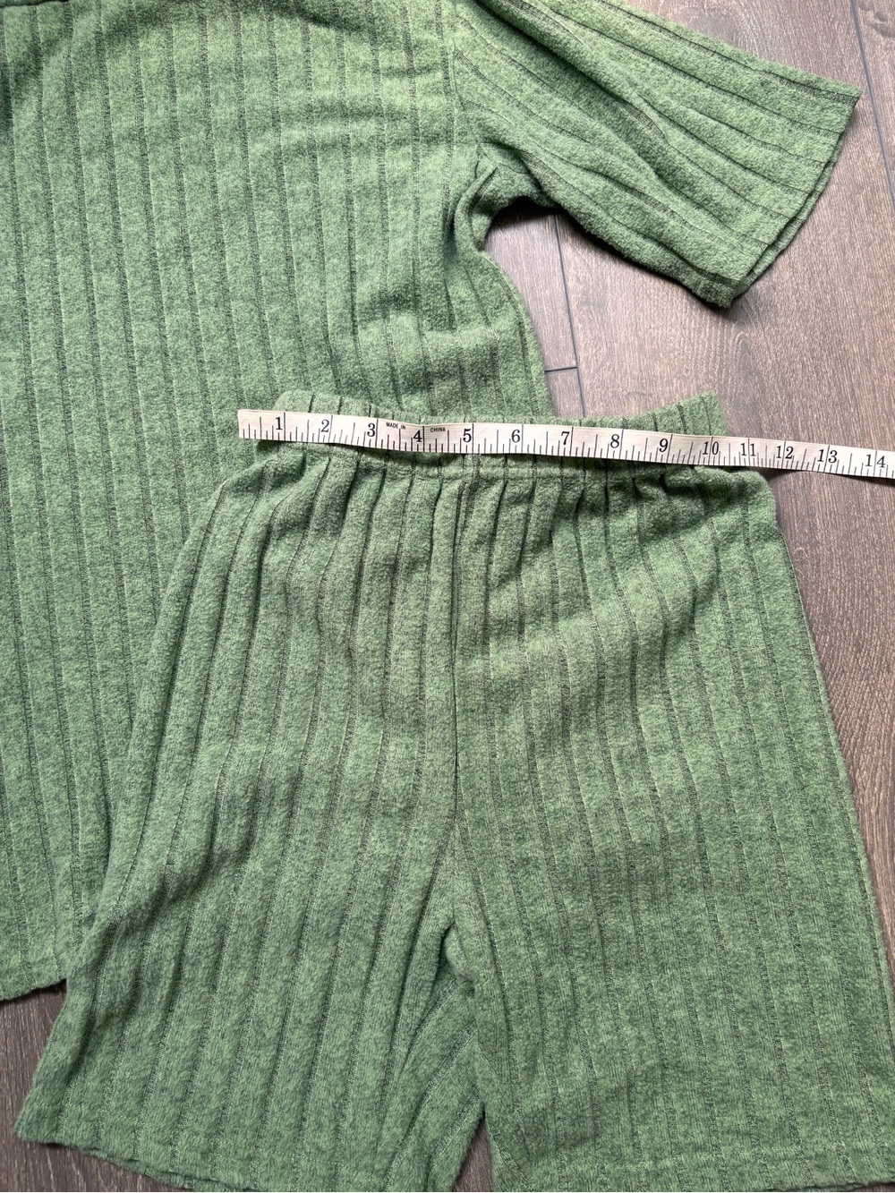Matching Ribbed Green Short Sleeve Set - Picture 2 of 5